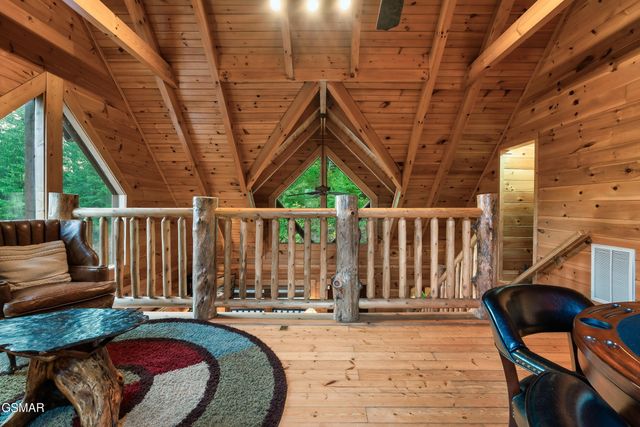 2216 Quiet Valley Way, Sevierville, TN 37862