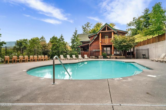 2216 Quiet Valley Way, Sevierville, TN 37862