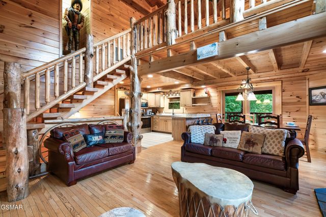 2216 Quiet Valley Way, Sevierville, TN 37862