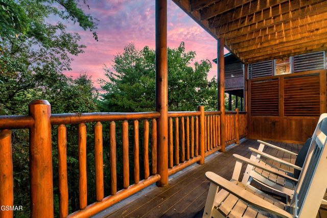 2216 Quiet Valley Way, Sevierville, TN 37862