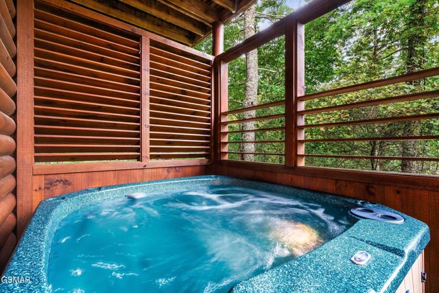 2216 Quiet Valley Way, Sevierville, TN 37862
