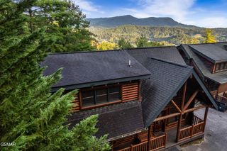2216 Quiet Valley Way, Sevierville, TN 37862