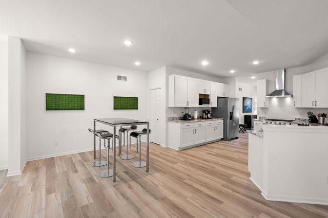 717 Druim Trail, Crown Point, IN 46307