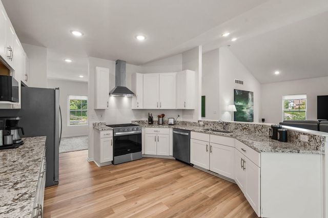 717 Druim Trail, Crown Point, IN 46307