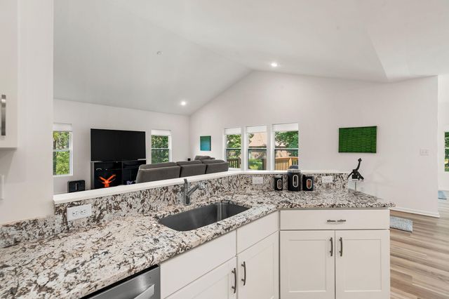 717 Druim Trail, Crown Point, IN 46307