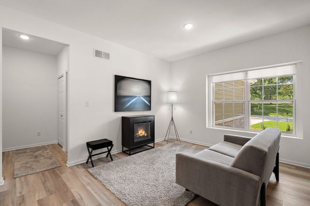 717 Druim Trail, Crown Point, IN 46307