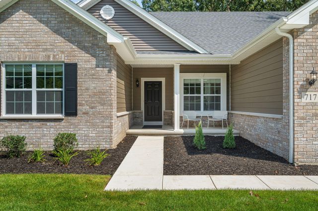 717 Druim Trail, Crown Point, IN 46307