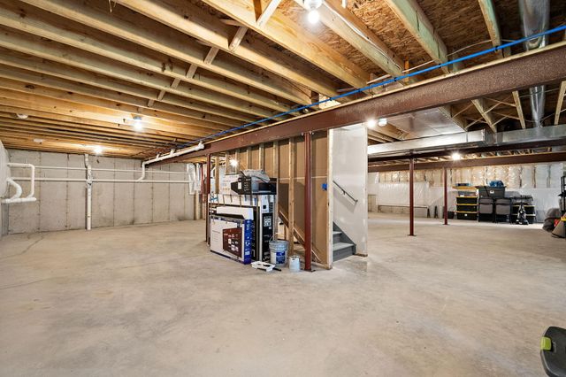 717 Druim Trail, Crown Point, IN 46307