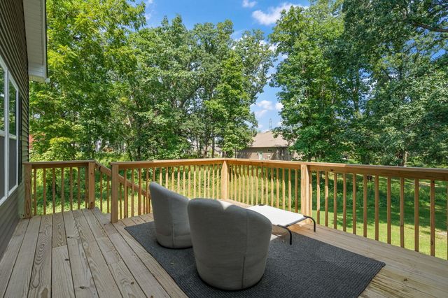 717 Druim Trail, Crown Point, IN 46307