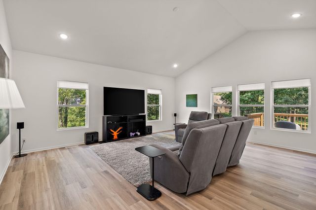 717 Druim Trail, Crown Point, IN 46307