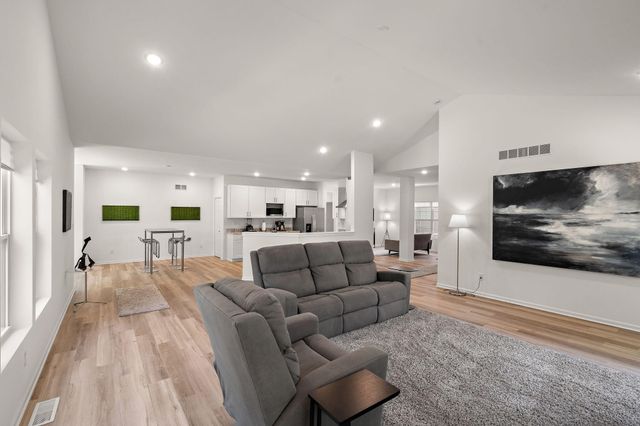 717 Druim Trail, Crown Point, IN 46307