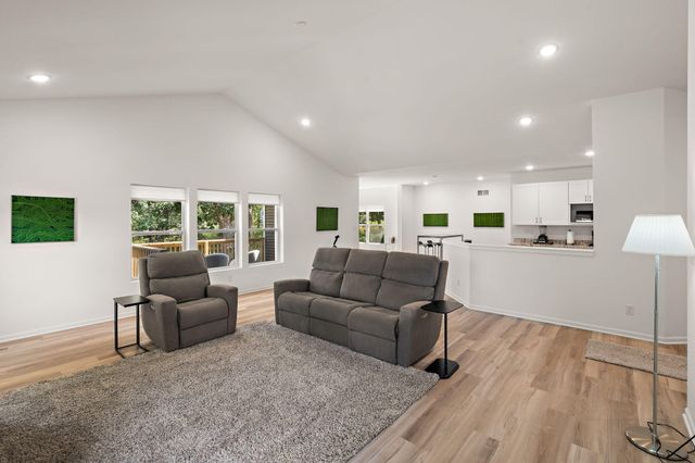 717 Druim Trail, Crown Point, IN 46307