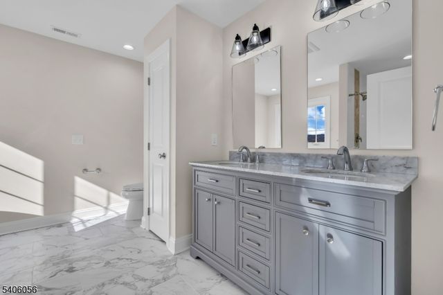 16 Central Ave, Readington Twp., NJ 08889