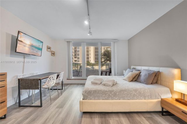 19201 Collins Ave 124, Sunny Isles Beach, FL 33160