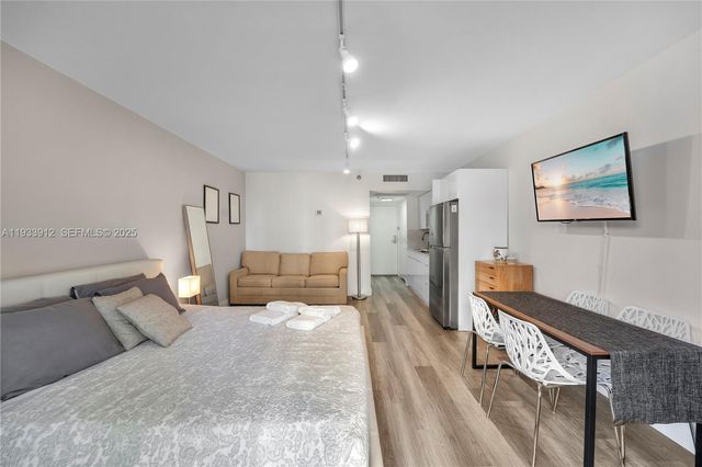 19201 Collins Ave 124, Sunny Isles Beach, FL 33160