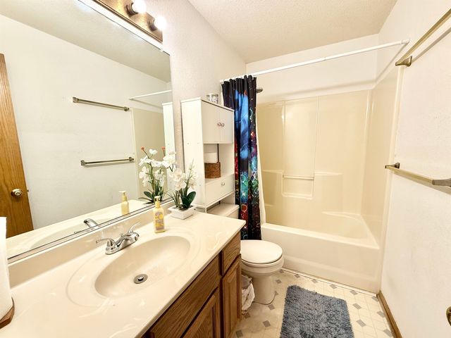 1831 S Brandon St, Wichita, KS 67207
