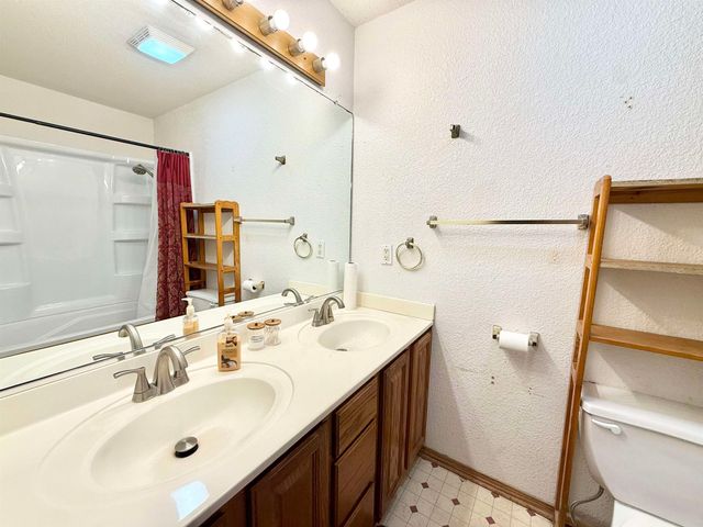 1831 S Brandon St, Wichita, KS 67207