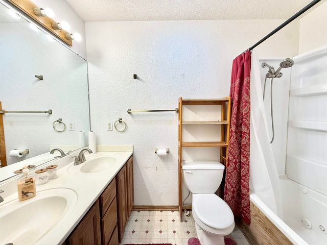1831 S Brandon St, Wichita, KS 67207