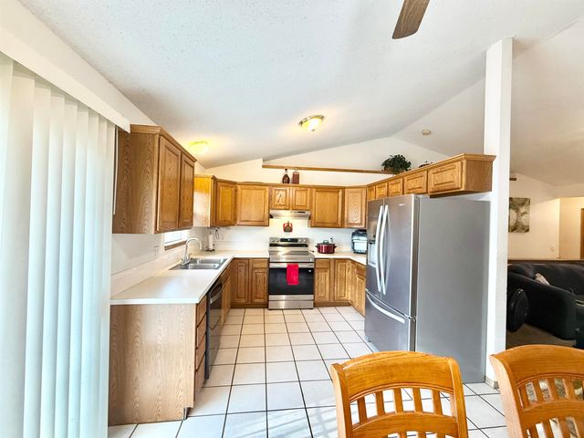 1831 S Brandon St, Wichita, KS 67207