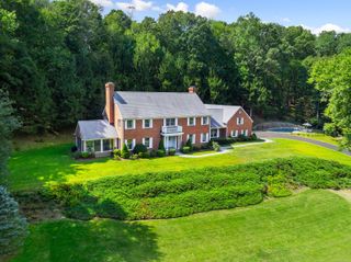 650 Laurel Road, New Canaan, CT 06840