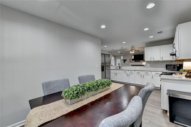 324 Teal Court, Roswell, GA 30076