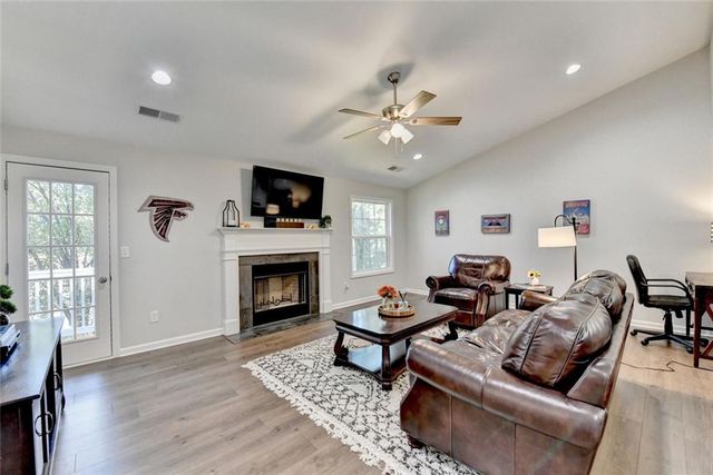 324 Teal Court, Roswell, GA 30076