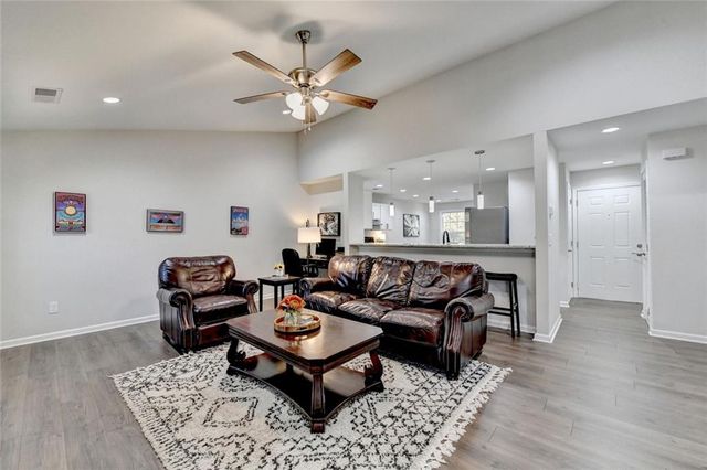 324 Teal Court, Roswell, GA 30076