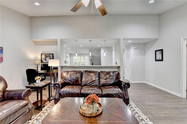 324 Teal Court, Roswell, GA 30076