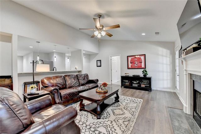 324 Teal Court, Roswell, GA 30076