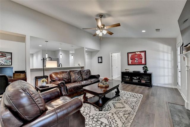 324 Teal Court, Roswell, GA 30076