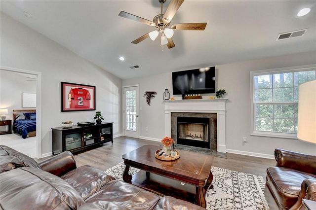 324 Teal Court, Roswell, GA 30076