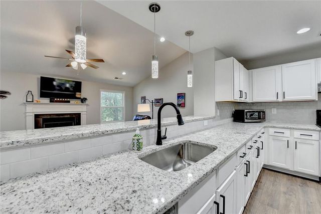 324 Teal Court, Roswell, GA 30076