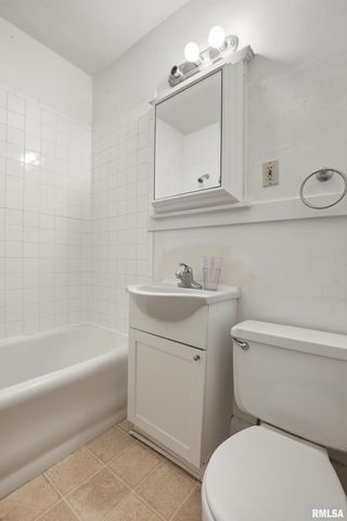 2618-2620 15TH Avenue, Moline, IL 61265