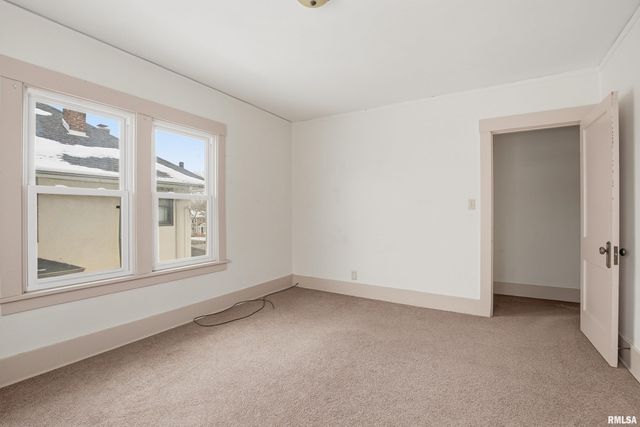 2618-2620 15TH Avenue, Moline, IL 61265