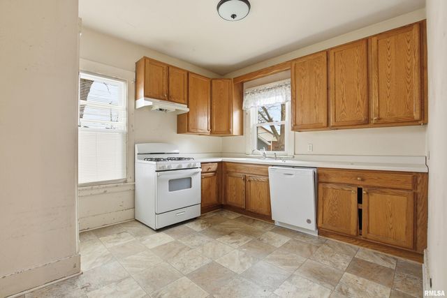 2618-2620 15TH Avenue, Moline, IL 61265