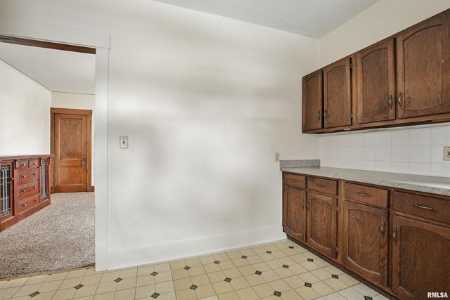 2618-2620 15TH Avenue, Moline, IL 61265