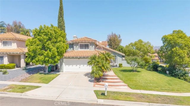 711 Lassen Drive, Corona, CA 92879