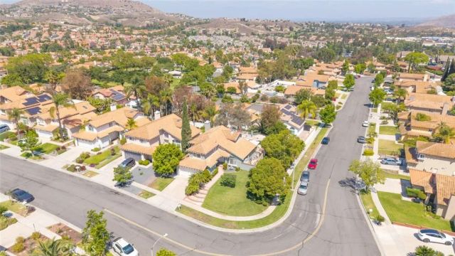711 Lassen Drive, Corona, CA 92879