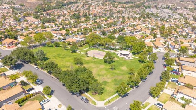 711 Lassen Drive, Corona, CA 92879