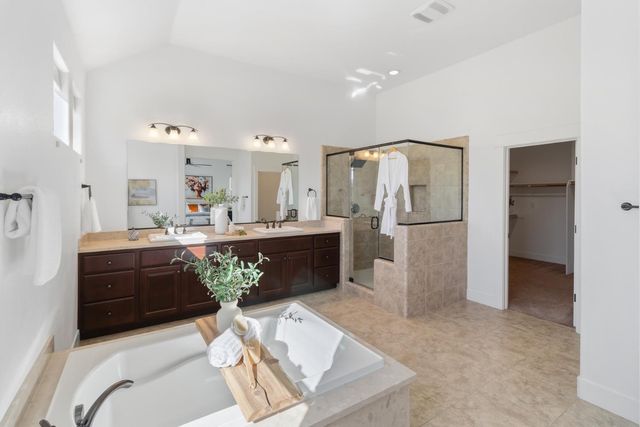 3177 Crocker Dr, Sacramento, CA 95818