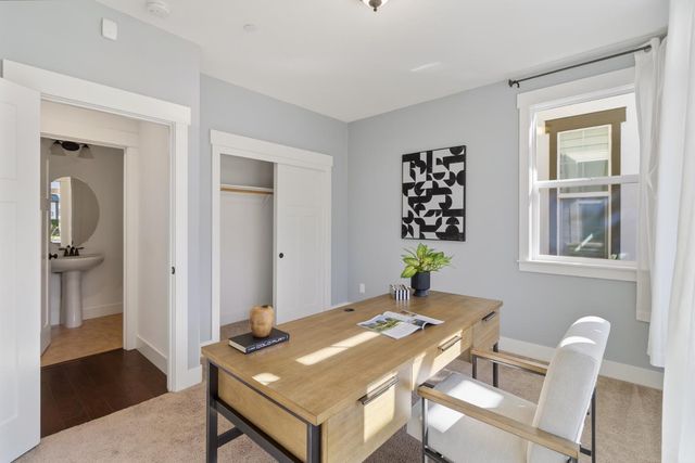 3177 Crocker Dr, Sacramento, CA 95818