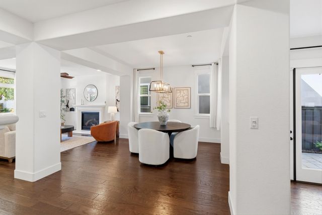 3177 Crocker Dr, Sacramento, CA 95818