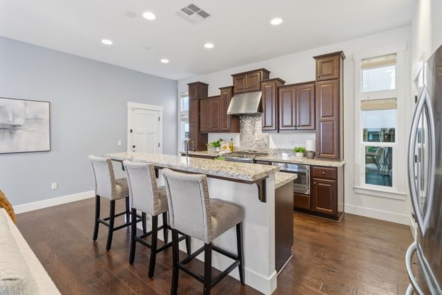 3177 Crocker Dr, Sacramento, CA 95818