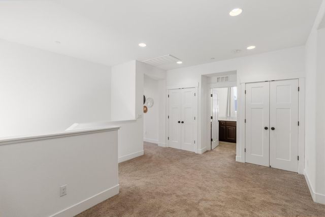 3177 Crocker Dr, Sacramento, CA 95818