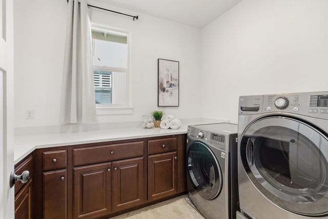 3177 Crocker Dr, Sacramento, CA 95818