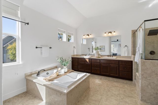 3177 Crocker Dr, Sacramento, CA 95818