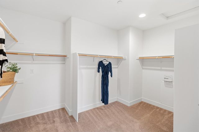 3177 Crocker Dr, Sacramento, CA 95818