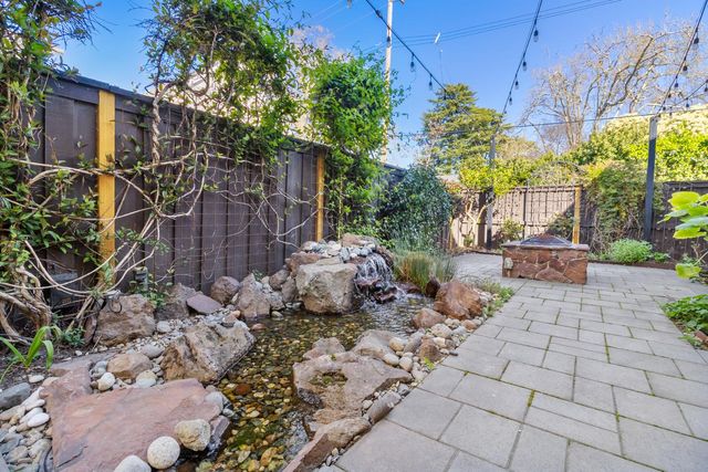 3177 Crocker Dr, Sacramento, CA 95818