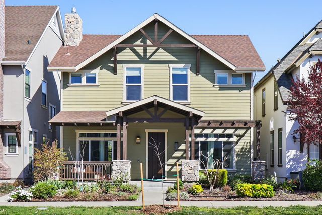 3177 Crocker Dr, Sacramento, CA 95818