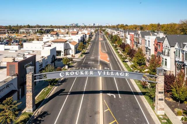 3177 Crocker Dr, Sacramento, CA 95818